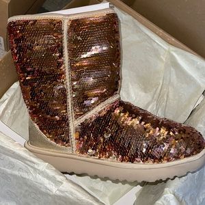 W CLASSIC SHORT SEQUIN